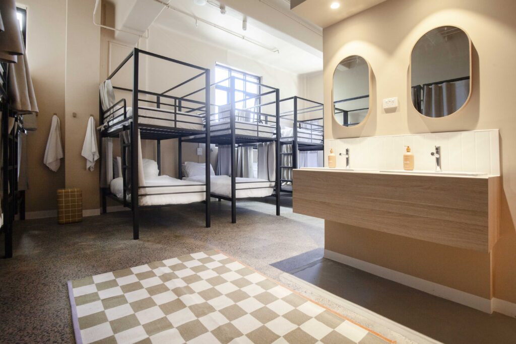 SHARED SUITE